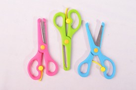 Tijerita plastica colores a granel (2).jpg